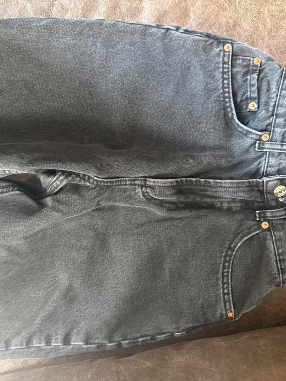 Asos Design High Rise Distressed Jeans - Picture 2 of 6
